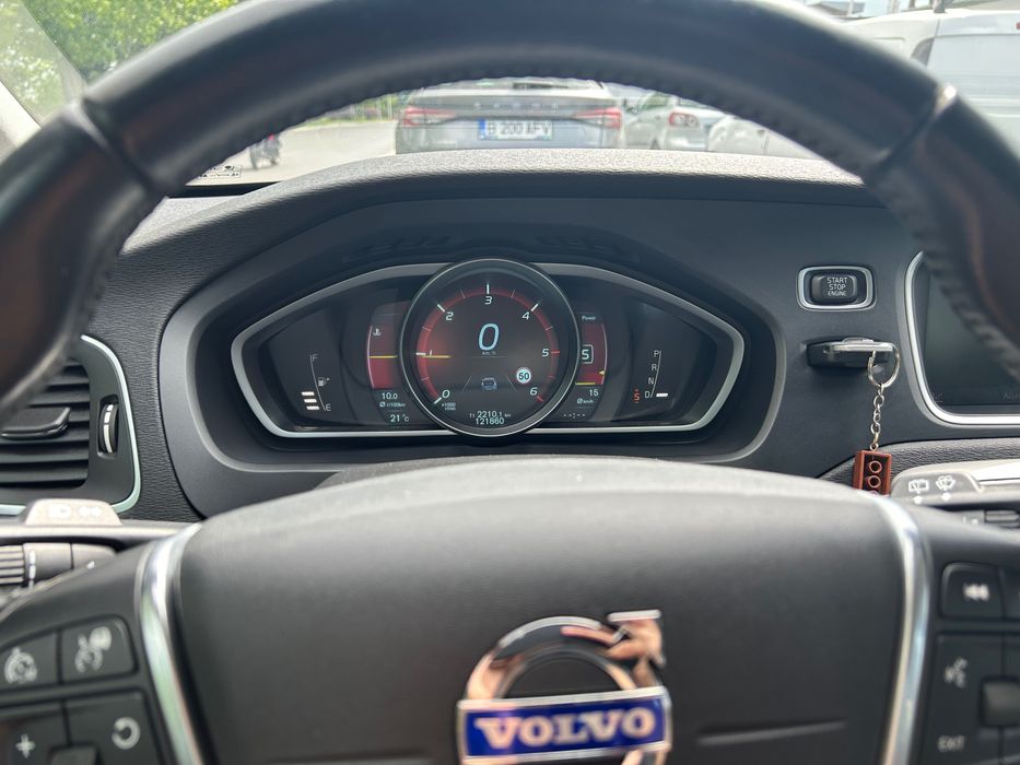 VVolvo V40 Cross Country- Automata, echipata complet, 120.000 km 7.600 EUR