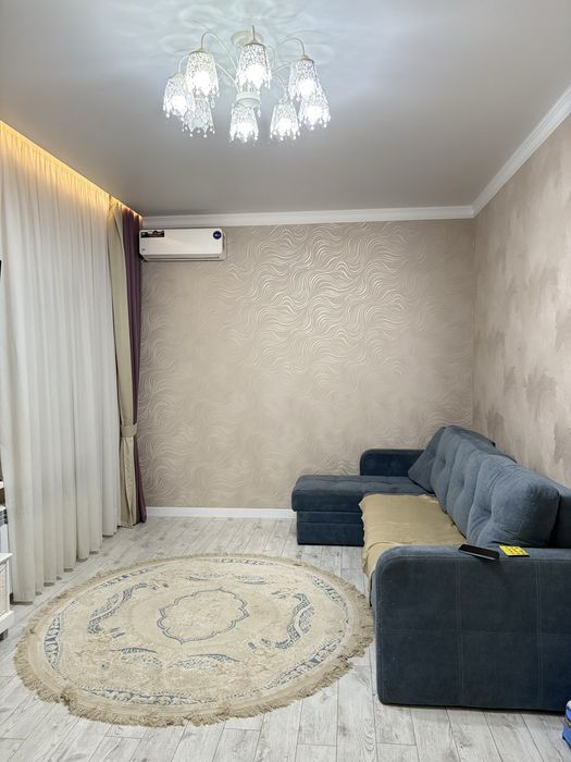 Продам диван в гостинную