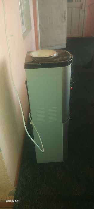 Кулер для воды состояние отличное