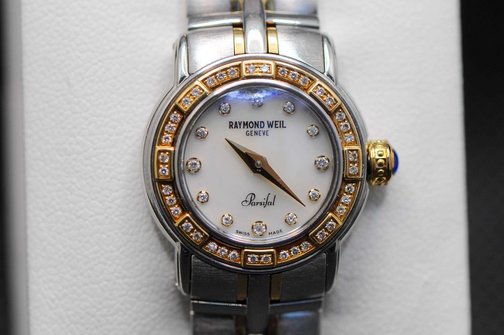 Швейцарски дамси часовник с диаманти,18к злато - Raymond Weil Parsifal