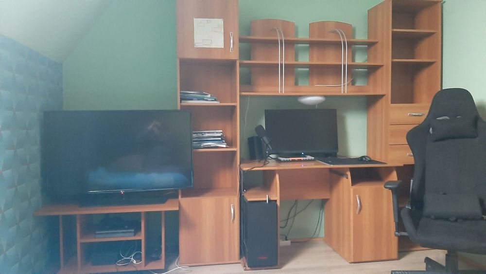 Vand mobila camera tineret cu pat si dulap mare