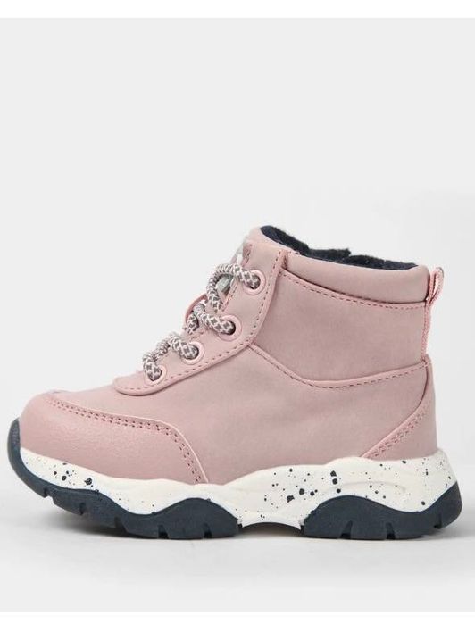 Продаю новые с бирками детские ботинки на девочку