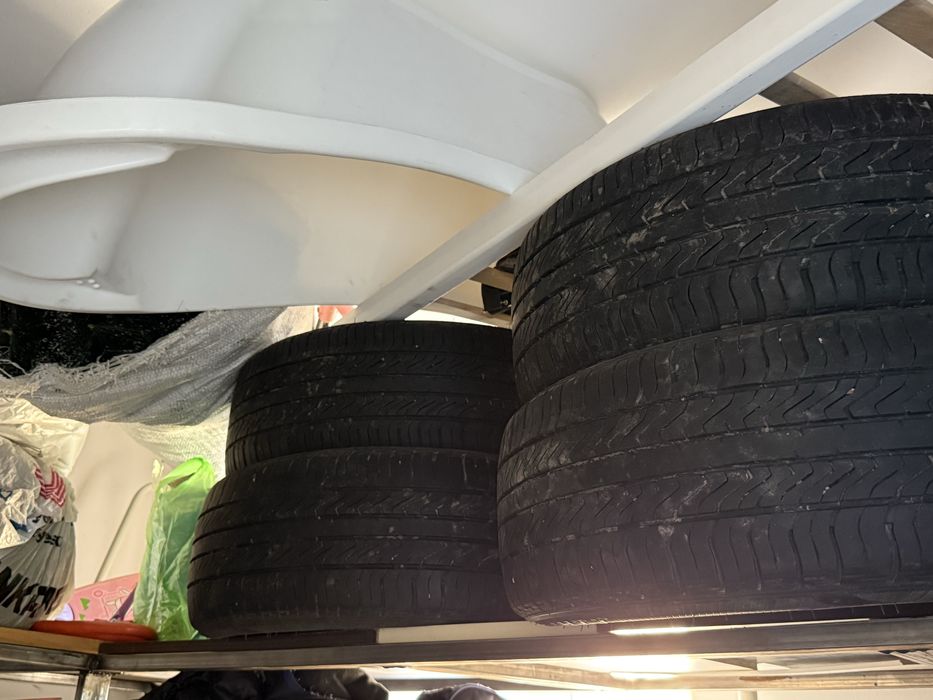 шины летние в хорошом сост. 15-размер