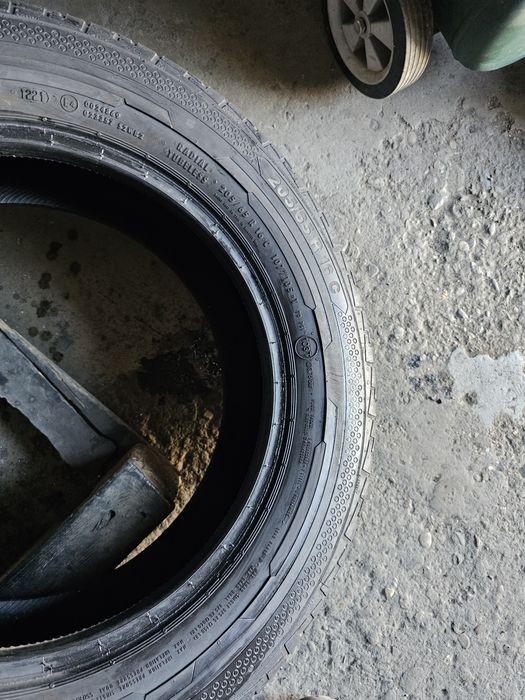 2 anvelope vara 205 65 16C Continental 2021 7mm