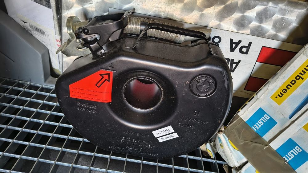 Diverse piese BMW E30.. ursuleț