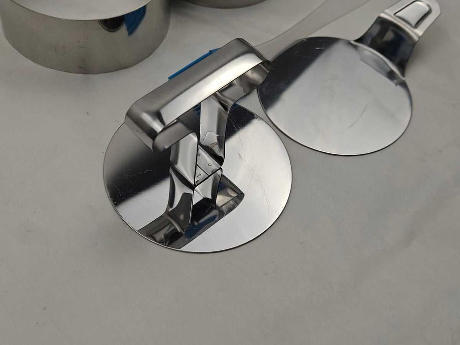 Set 6 inele pentru desert din inox, 8,8 x 3,5 cm, cu presă, spatulă de ridicare și pensulă din silicon