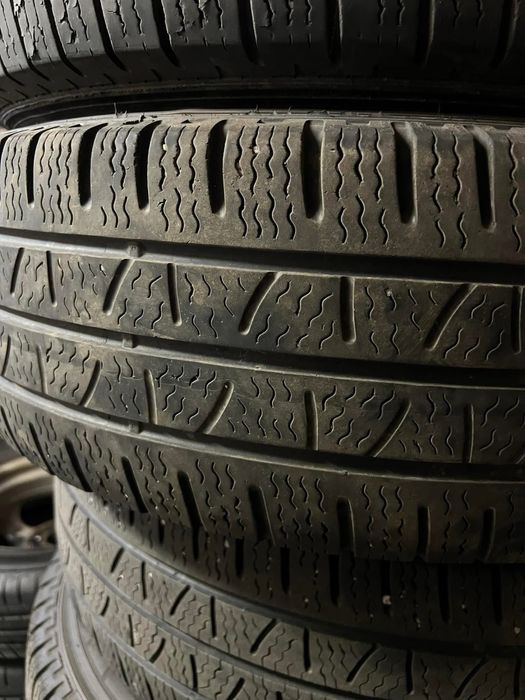 Roti cu anvelope Pirelli iarna 215 65 r16c vivaro dupa 2015