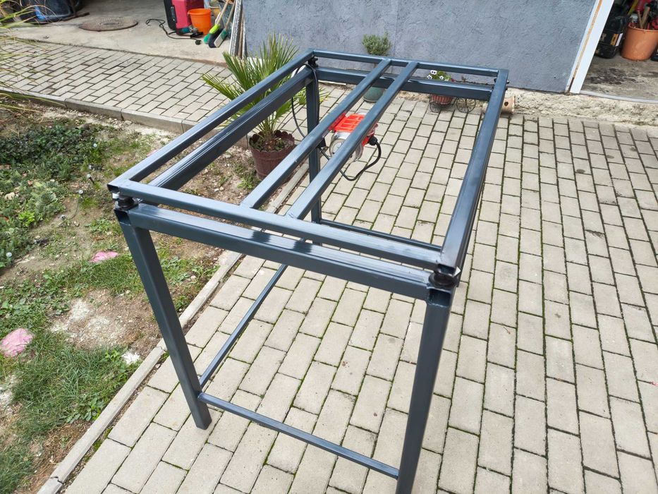 Vând masă vibrantă