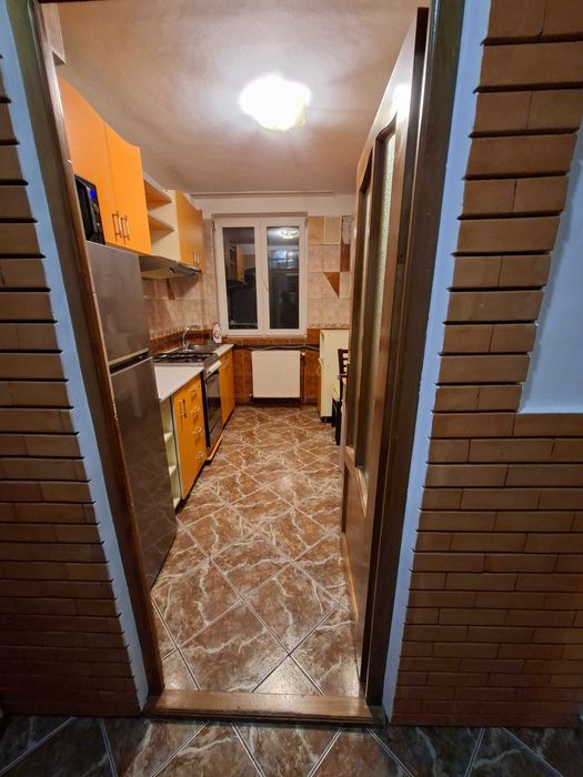 Inchiriez apartament 2 camere Caracal zona Gării