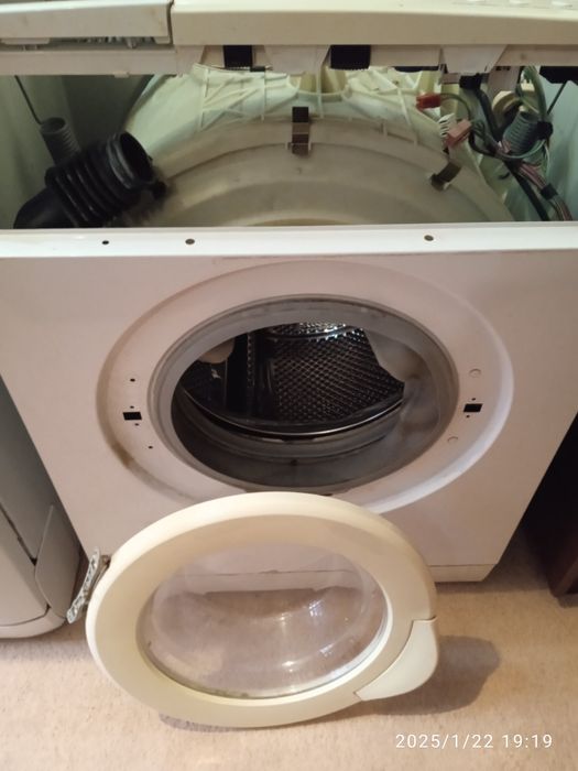 Продам посудомоечную машину Indezit