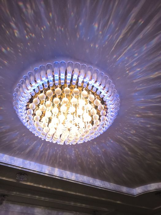 Продам люстру недорого