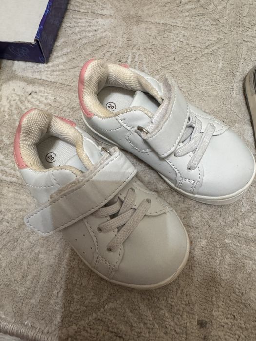 Продам обувь для девочки. На весну и лето