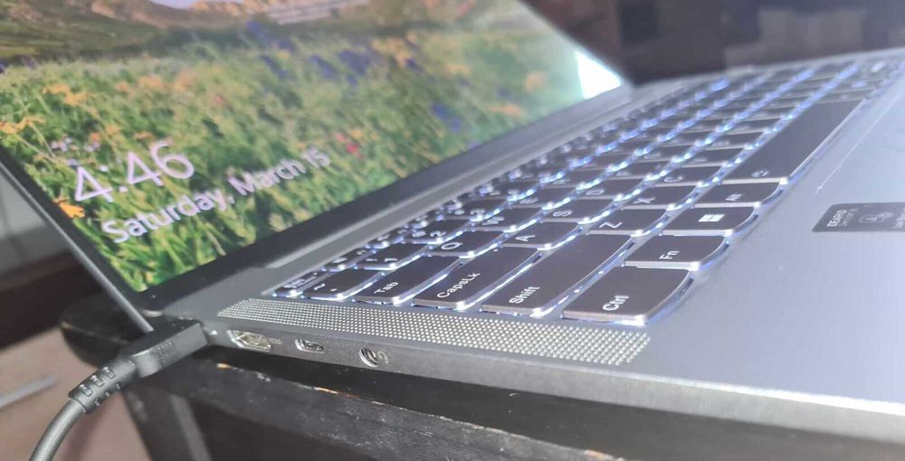 Lenovo IdeaPad Slim 5 AMD Ryzen 5 8645HS Radeon 760M 16 GB RAM