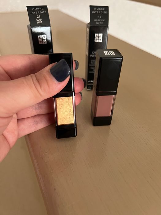 2 farduri pleoape lichide Givenchy