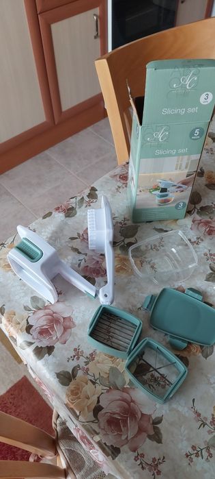 Уред за нарязване на зеленчуци и плодове