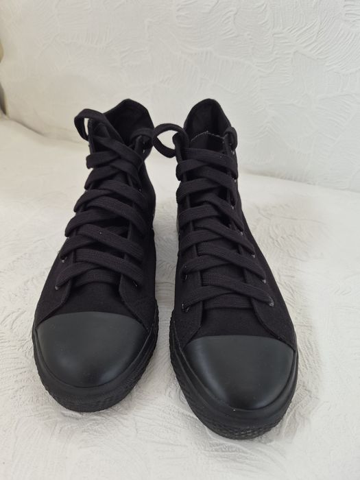 Нови високи кецове платнени унисекс 36-46 – черно-бели и изцяло черни – Converse стил