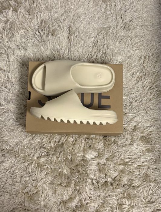 Papuci Adidas Yeezy Slide Onyx Bone (Noi, Sigilati)