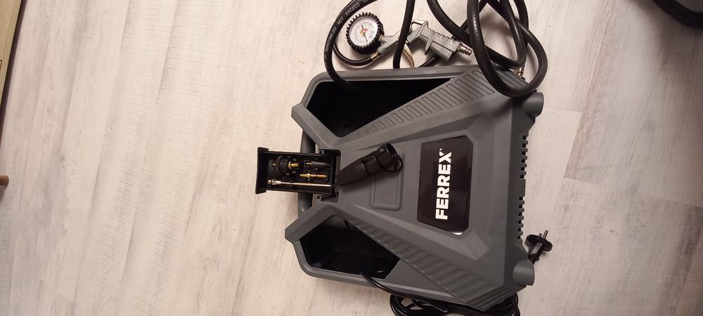 Vând pompa electrica  220 v