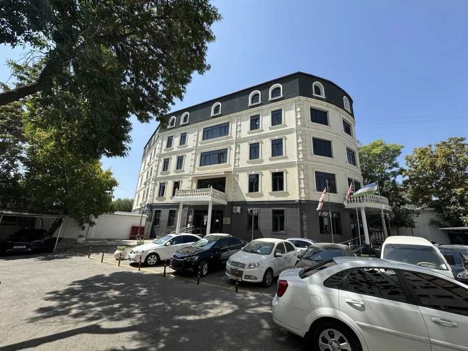 Аренда 3000м² на метро "ОЙБЕК", Новый Евроремонт | Центр Города