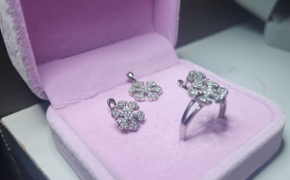 Серебряный комплект "снежинка"925 пр