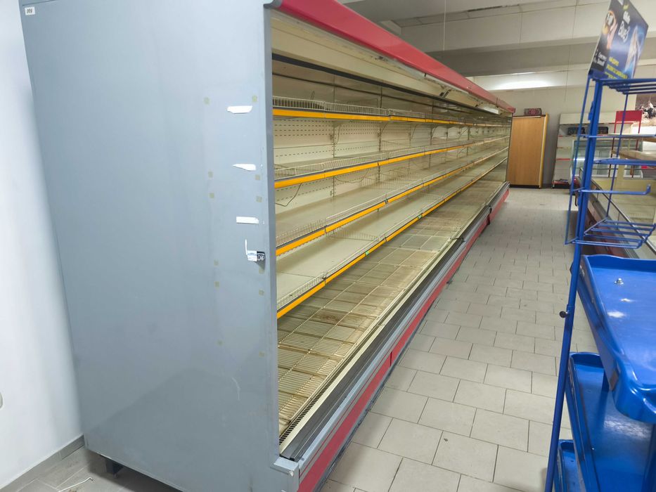 Хладилни витрини / островна минусова витрина