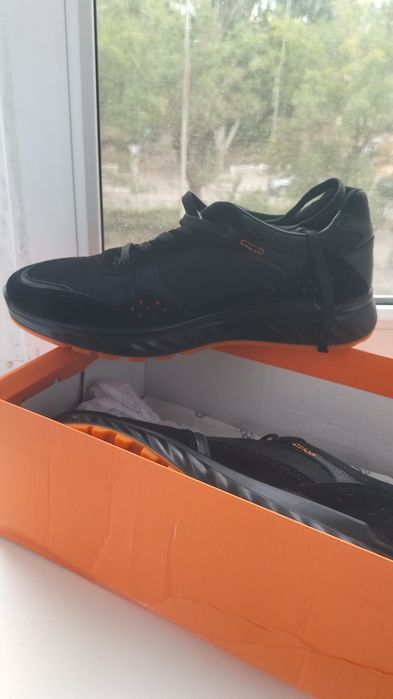 Продаются кроссы