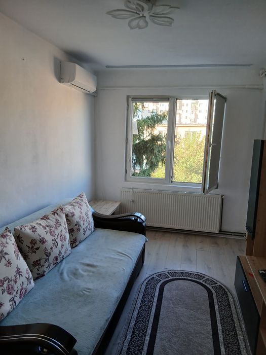 Vand apartament 3 camere zona Vlaicu