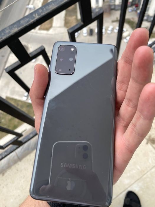 Samsung Galaxy S20 plus