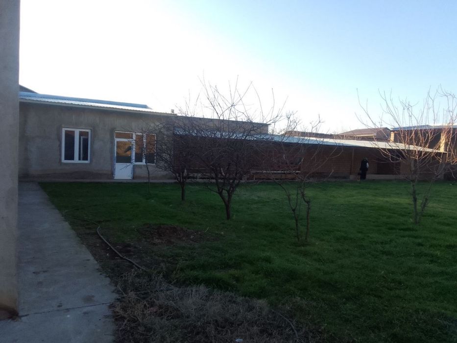 Xovli yer srochna sotiladi!!!