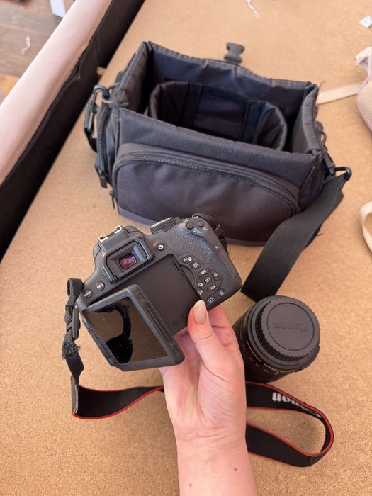 Фотоаппарат Canon 750D