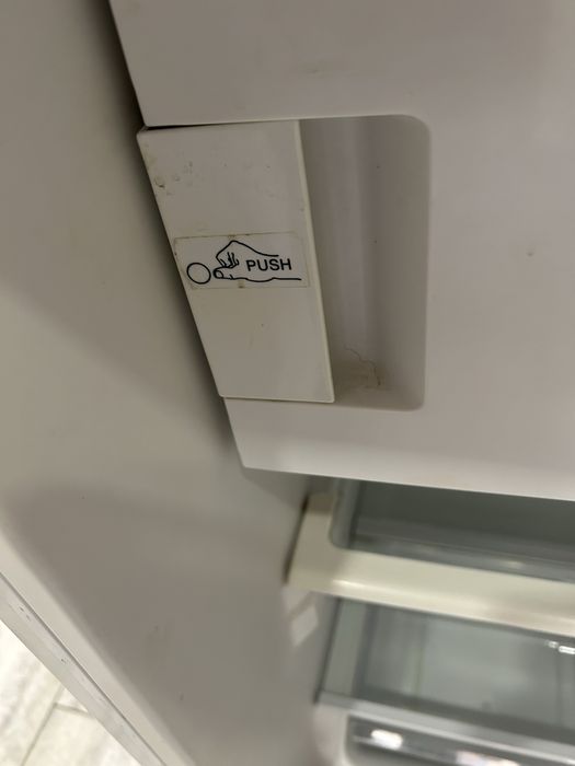 AEG хладилник за вграждане