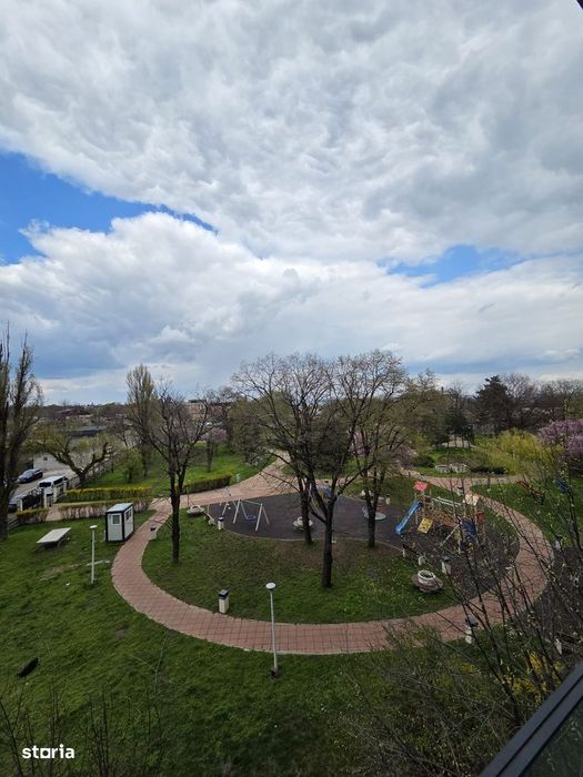 Apartament de vânzare et 3, bloc Libertății, lângă Parcul Libertății