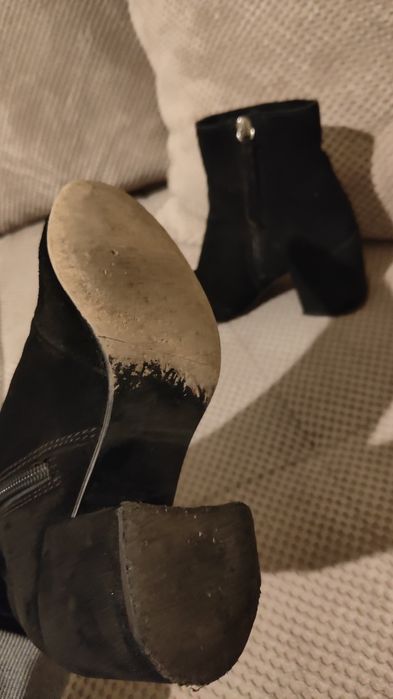 Дамски велурени боти, размер 35