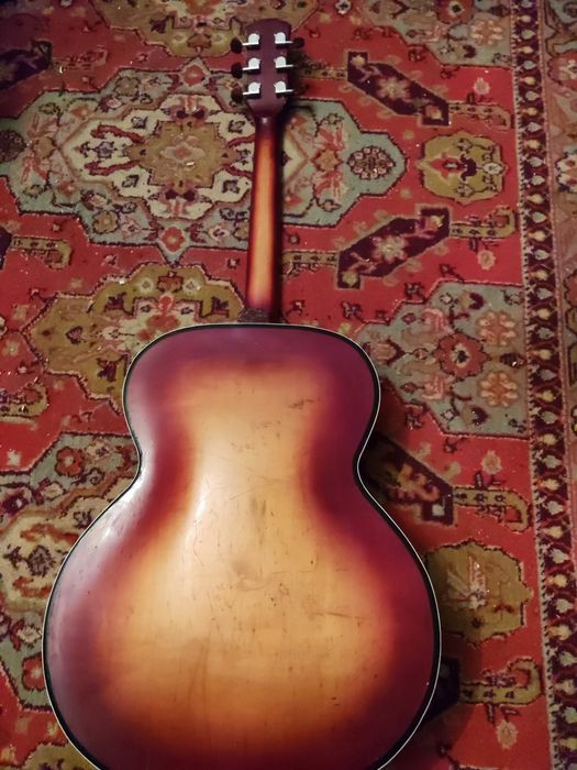 Гитара немецкая 80год звукосниматель ГОДЕН. В рабочем состоянии.
