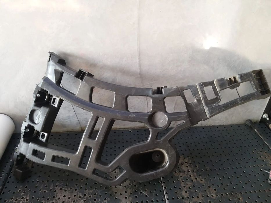 Suport dreapta bara spate citroen c5 aircross 9833399980
