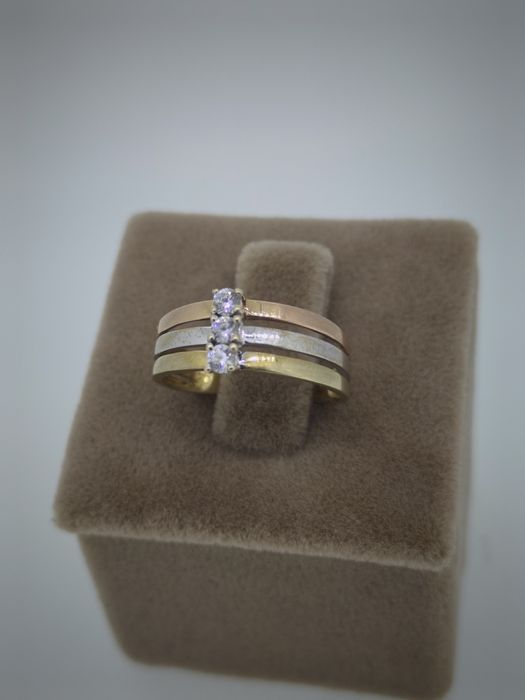 Inel aur 9k 2.01gr cu diamante naturale (r)