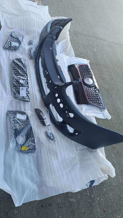 Предна ЧИСТО НОВА GTI броня за голф 5   (Predna GTI bronq za golf V)