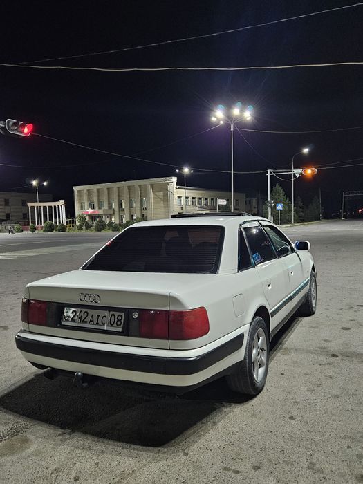 Автомобиль Ауди С4