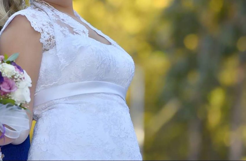 Сватбена рокля