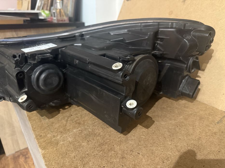 Десен фар на Шкода Октавия II 2011