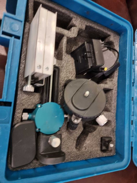 Лазерен нивелир, зелен цвят