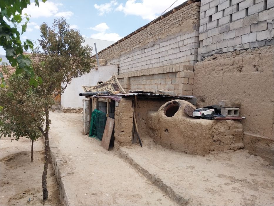 Ховли абмен йоки сотилади