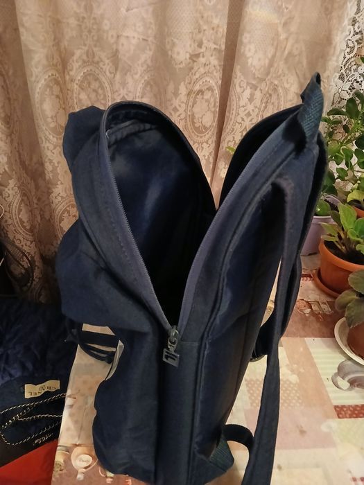 Продам рюкзак цвет стний