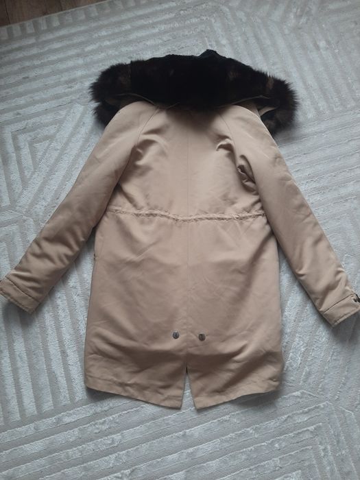 Продам парку натуральную!