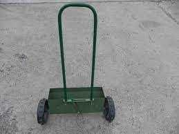 Semanatoare manuala pentru gazon din metal