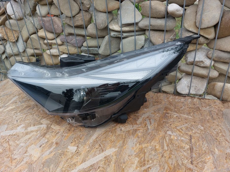 Far stanga hyundai elantra 7 halogen led dupa anul 2020 cod 92101aa original