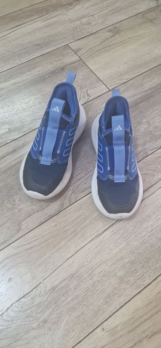 Маратонки Adidas, 33 номер