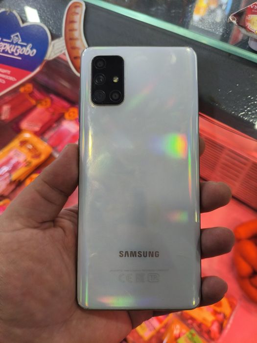 Самсунг а71 б/у в отличном состоянии