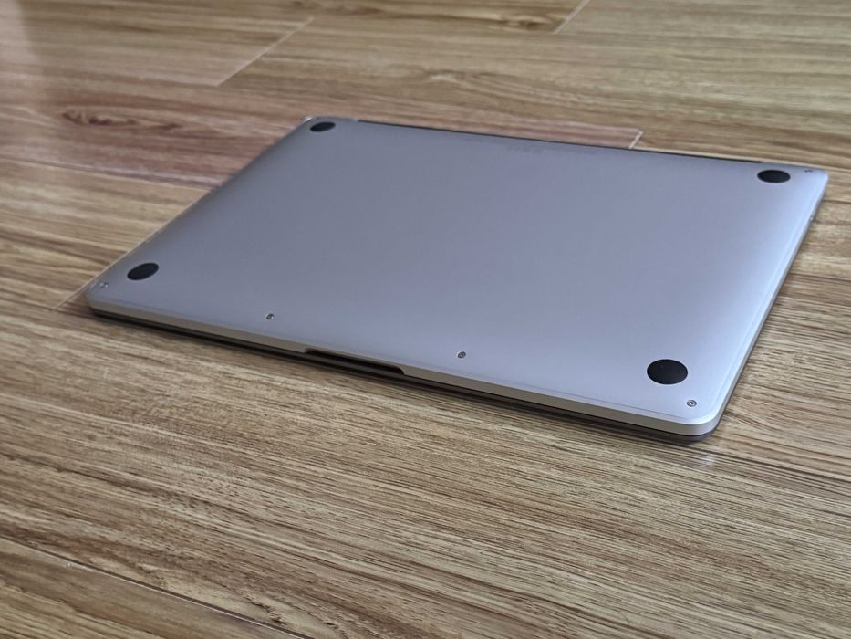 MacBook Pro 13 M2`8 CPU/10 GPU/8GB RAM/256GB SSD/Full Pack