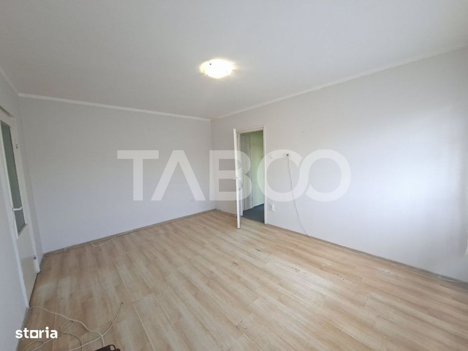 Apartment de vanzare 2 camere si balcon Cedonia Mihai Viteazul
